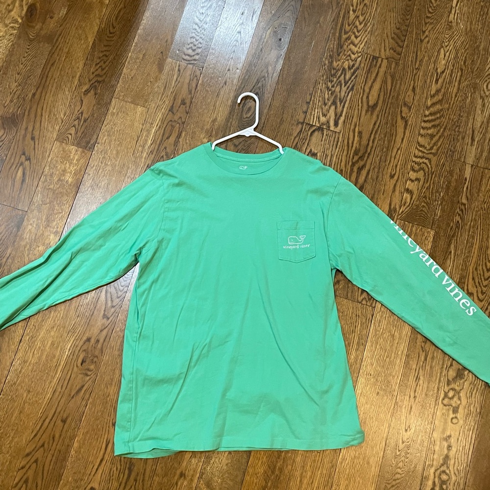 Vineyard vines men pocket tee